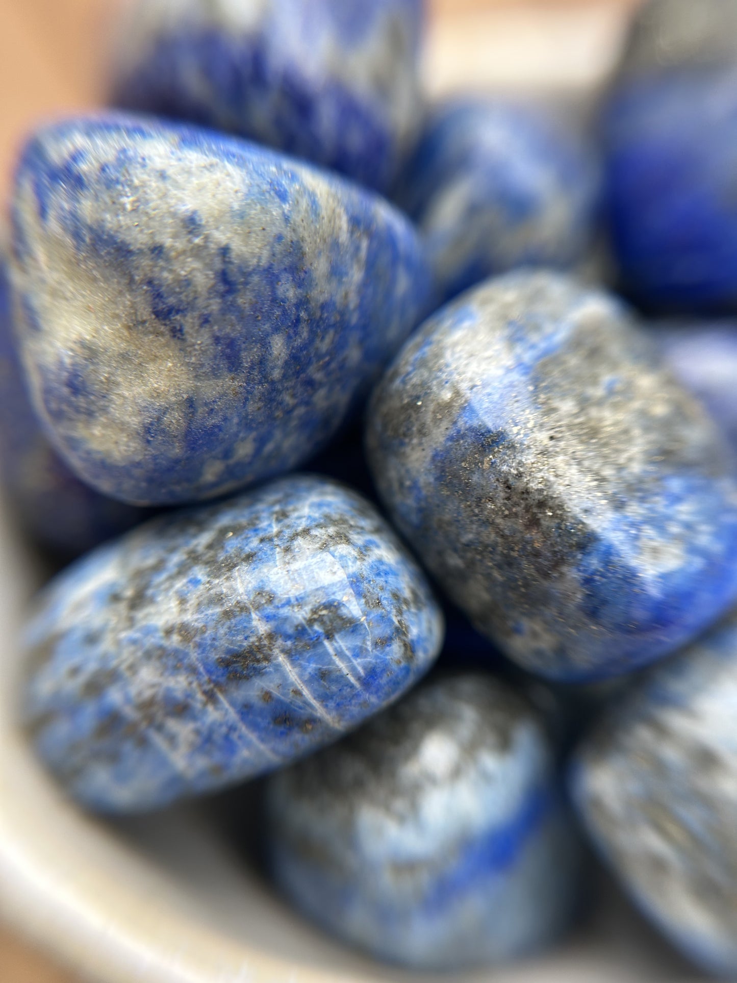 Lapislazuli Trommelstein